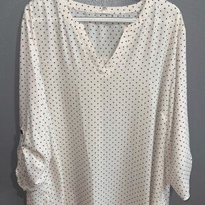 3/4 Sleeve, V-Neck, Polka-Dot, Flowly Top